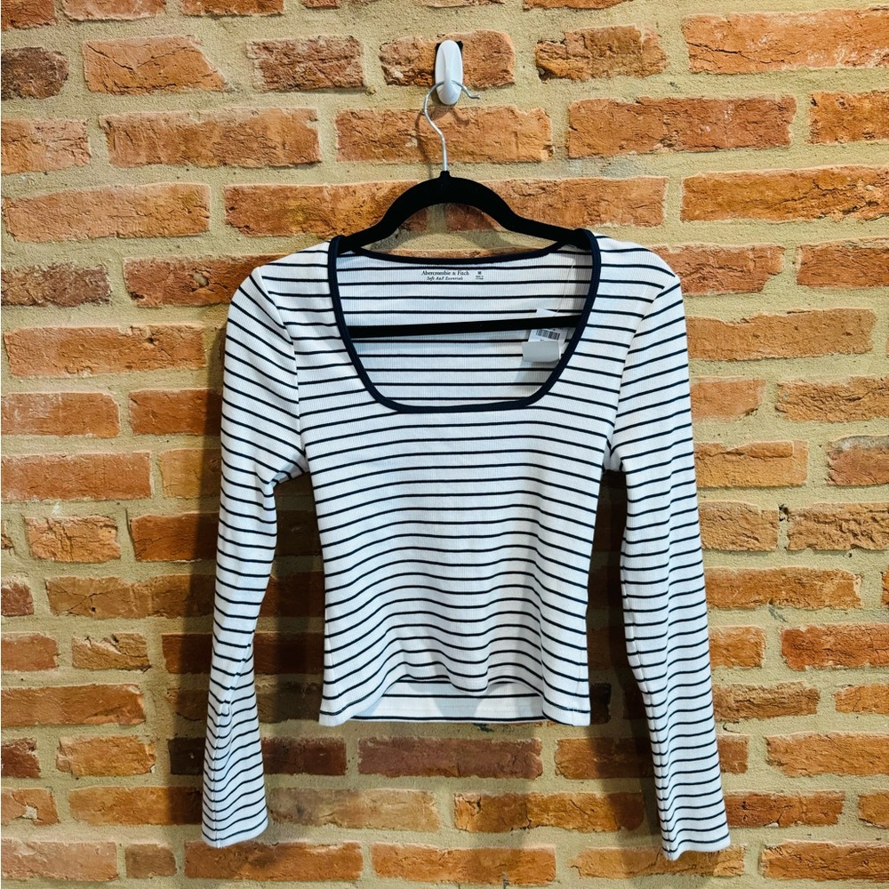 Abercrombie essential Long-Sleeve Squareneck Top